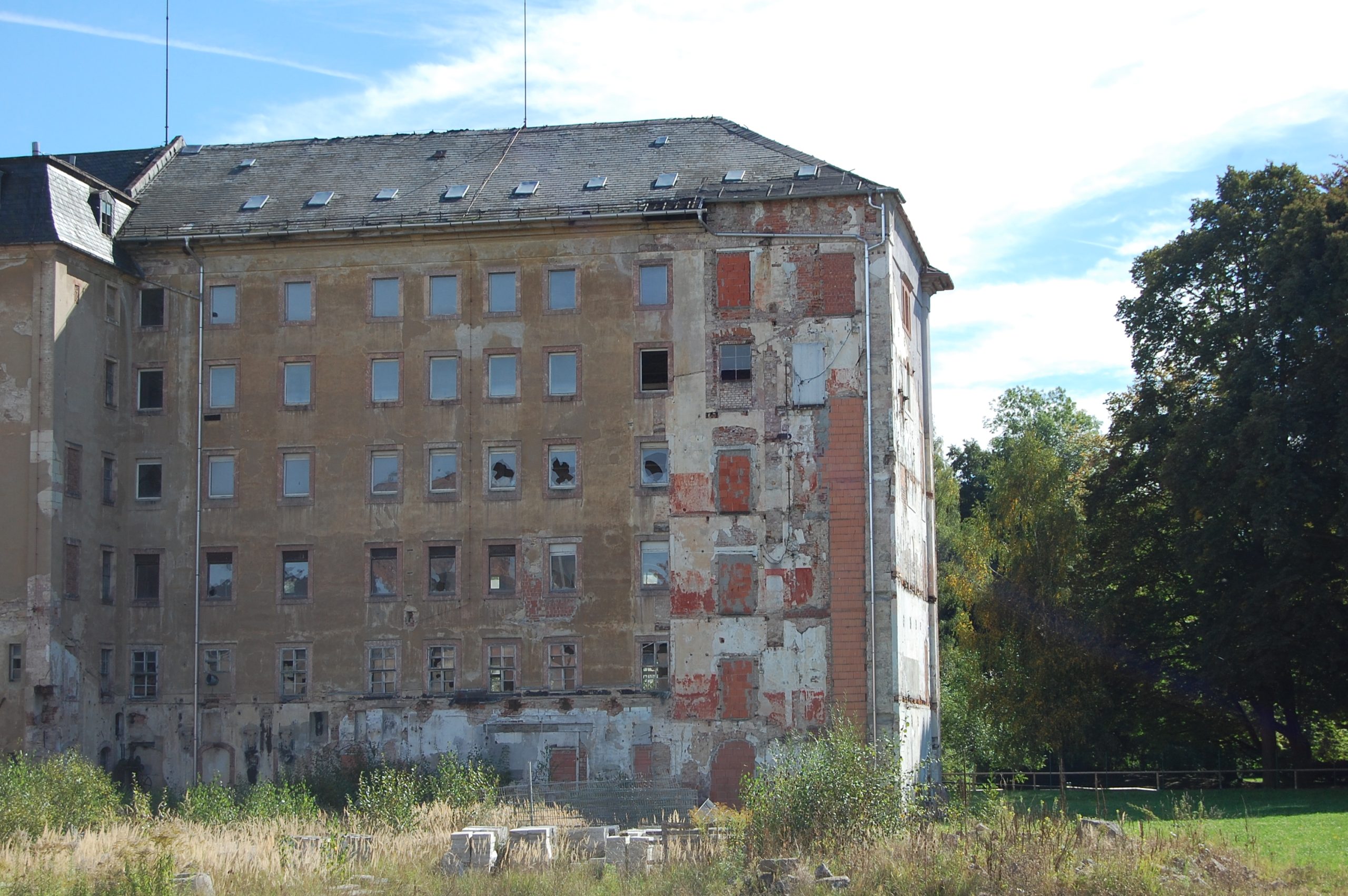Alte Fassade des Altbaus von 1826