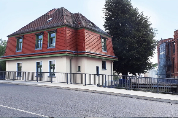 Blick auf das Gebäude und Sitz der Kanzlei